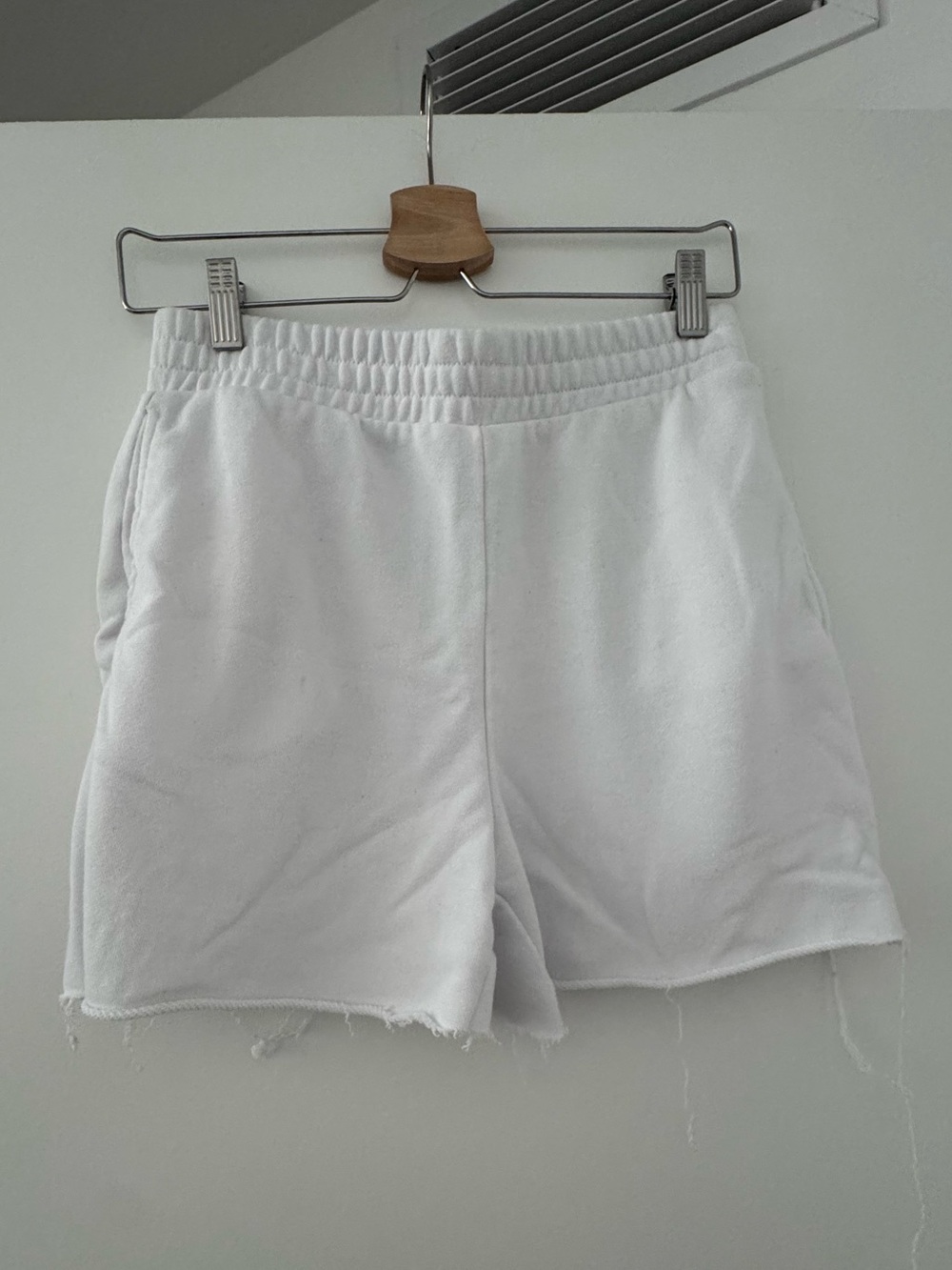 Women’s White Distressed Elastic-Waist Basketball Shorts